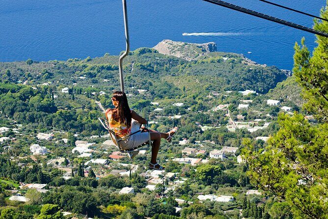 Capri Island Small Group Boat Tour from Naples with Light Lunch - Your free time in Piazzetta di Capri: how to use the 3–5 hours