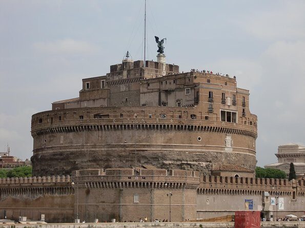 Castel Sant’Angelo & Mausoleum of Hadrian - Private Tour - Castel Sant’Angelo: from Hadrian’s Mausoleum to a Pope-Ready Fortress
