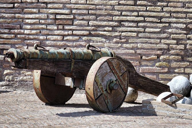 Castel Sant’Angelo & Mausoleum of Hadrian - Private Tour - Papal apartments: where the residence side of power still shows