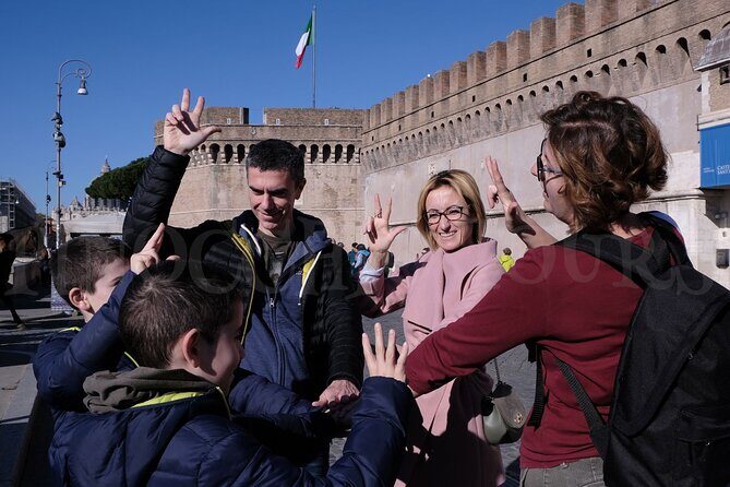 Castel Sant'Angelo Pantheon & Piazza Navona Tour for Kids and Families in Rome - Castel Sant’Angelo: from Hadrian’s Mausoleum to Pope’s fortress