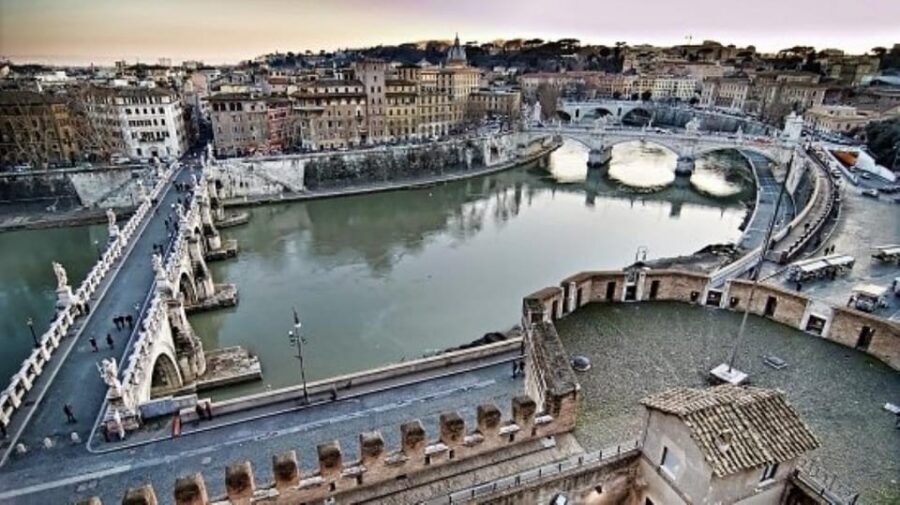Castel Sant'Angelo Skip-the-Line ticket - Where Castel Sant’Angelo sits—and why the location helps