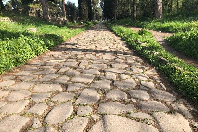 Catacombs and Rome Highlights Private Tour - Piazza Venezia and the classic Rome “approach” drive