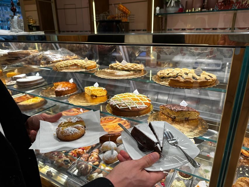 Chocolate and Pastry tasting tour in Napoli Old Town - Where The Tour Starts at Metro Cavour and Piazza Cavour