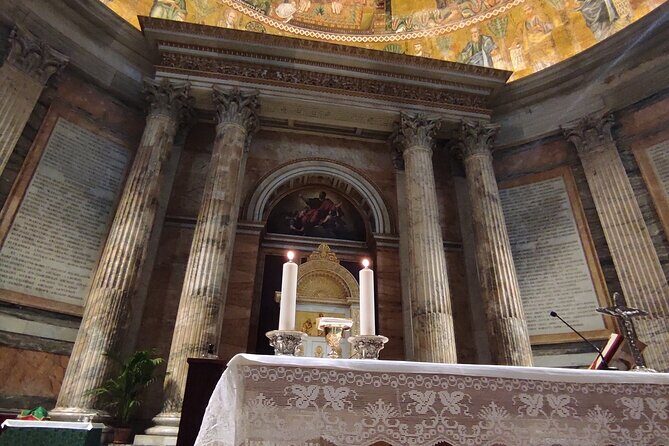 Christian Rome Private Tour: Papal Basilica/Catacombs/Appian way - Pyramid of Caius Cestius: a great shape, with a ticket catch