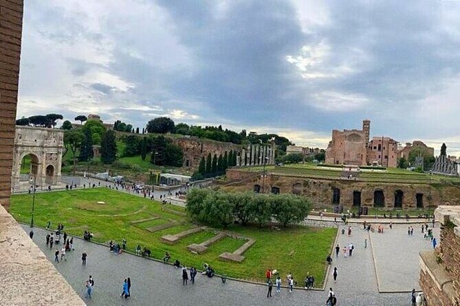 Colosseum & Ancient Rome Access with a Host - Palatine Hill stop: Rome’s “highest” neighborhood and viewpoints