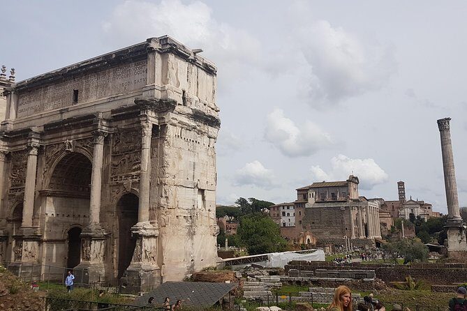 Colosseum & Ancient Rome - Private Tour - Stop 3: Palatine Hill Views and the Birthplace Story