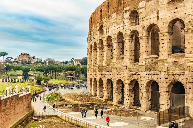 Colosseum and Roman Forum Group Tour or Audio Guided tours - Entering The Colosseum: Tickets, timing, and security reality