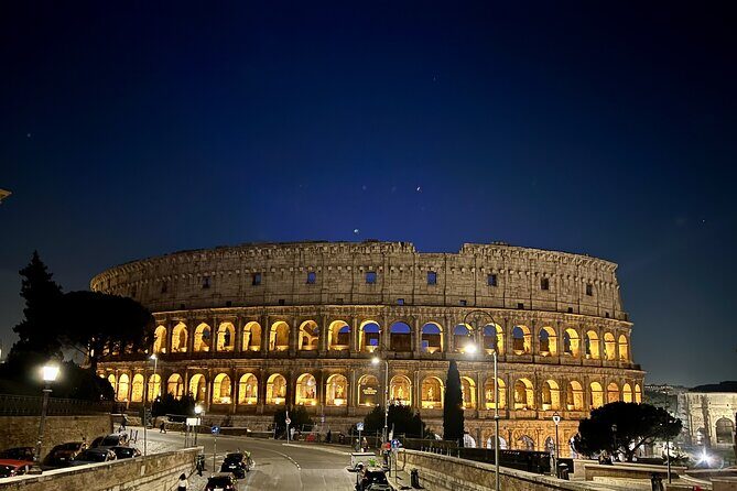 Colosseum and Roman Forum Sightseeing Area Night Walking Tour - Insula dell’Ara Coeli and the living-city angle