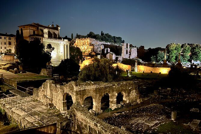 Colosseum and Roman Forum Sightseeing Area Night Walking Tour - The Marcus Aurelius replica: philosophy you can see