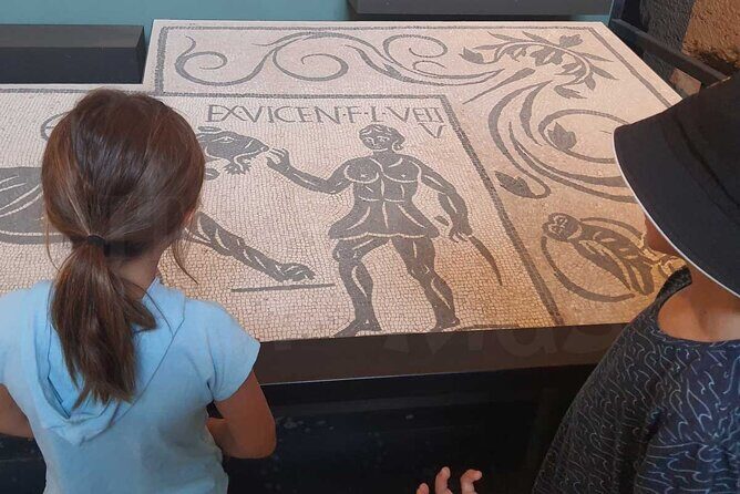 Colosseum and Roman Forum Treasure Hunt Tour for Kids & Families - Key highlights at a glance