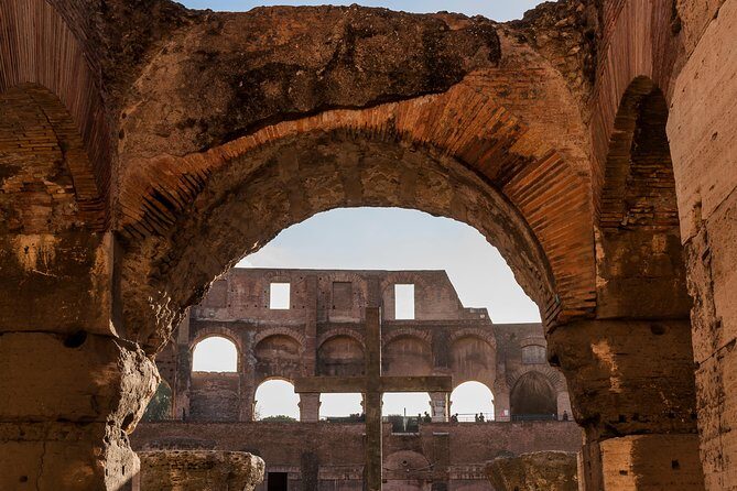 Colosseum Arena and Roman Forum Exclusive Private Guided Tour - Guide attention: what the best guides seem to do here