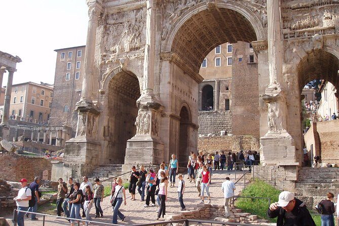 Colosseum Arena tour with Roman Forum and Cesar's Palace - How the 2 Hours 30 Minutes Route Works in Practice