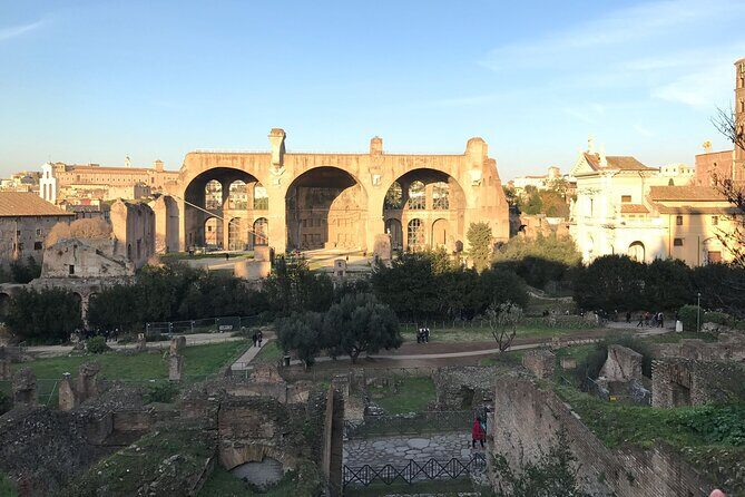 Colosseum, Forum, Palatine Hill with audio guide and Arena or Bus option - Palatine Hill: where you slow down and look around