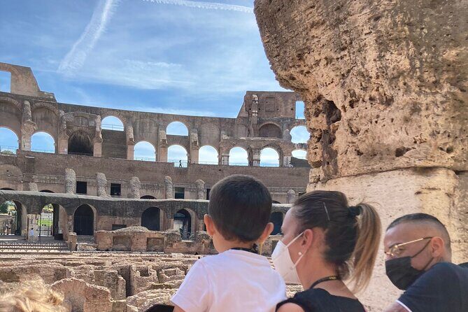 Colosseum Game for Kids and Families - Where This Colosseum Game Tour Starts (Arch of Constantine)