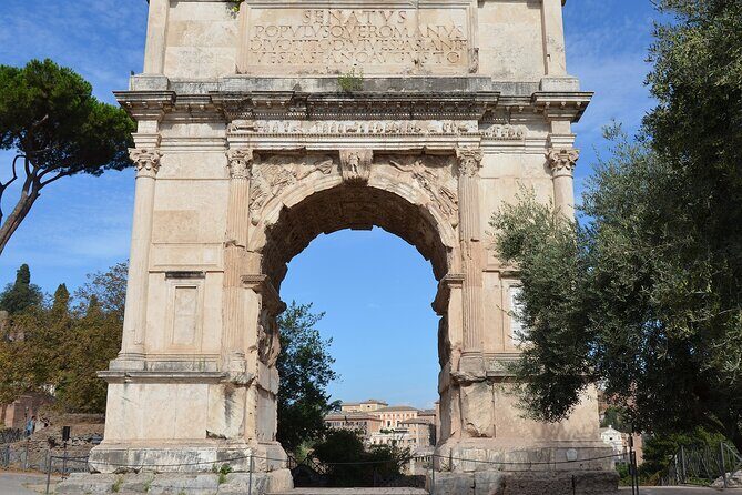 Colosseum Gladiator's Arena and Ancient Rome Tour - The meeting point setup: where to find your group