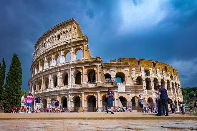 Colosseum Gladiator's Arena and Ancient Rome Tour - Upper level time: the views and the “how was it built” story