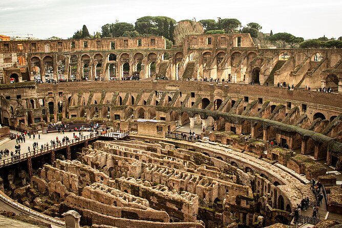 Colosseum Group Express Tour - Photo time and questions: how to get more out of a short visit