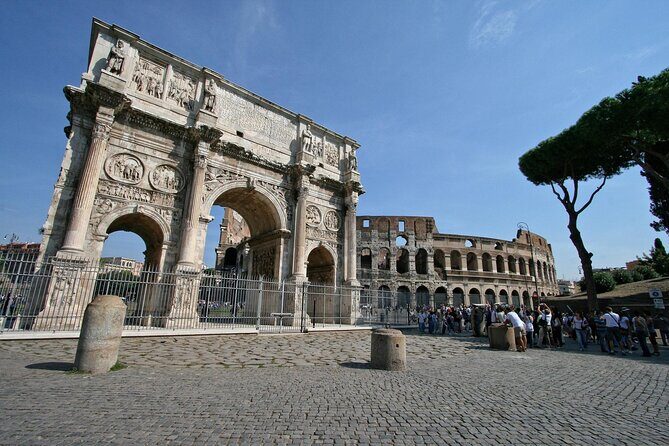 Colosseum, Palatine hill and Roman forum Access with audio guide - Entering the Colosseum at your booked time