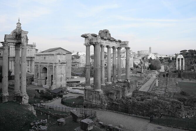 Colosseum, Roman Forum and Palatine Hill with Isuf - Isuf’s guide style: turning monuments into a real place