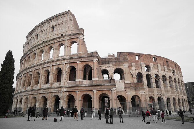 Colosseum, Roman Forum and Palatine Hill with Isuf - Stop 1: Colosseum entry and how skip-the-line helps