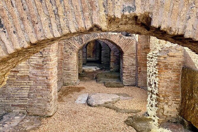 Colosseum, Roman Forum & Palatine Hill Access with Audio Guide - The Audio Guide Setup: Phone, Headset, and No GPS