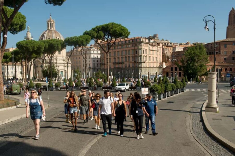 Colosseum & Roman Forum Semi-Private Guided Tour - Piazza Venezia Start: Campidoglio Views and the Setup for the Route