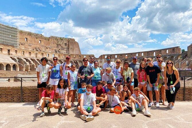 Colosseum with Gladiator Arena, Forum and Palatine in Spanish - Roman Forum essentials: Via Sacra, triumph arches, basilicas, and Caesar’s goodbye