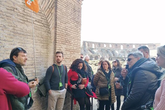 Colosseum with Gladiator Arena, Forum and Palatine in Spanish - The Palatine Hill loop: Flavian palace spaces and the Farnese Terrace view