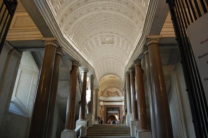 Combo: Colosseum, Vatican Museums and Sistine Chapel Guided Tour - Guides and Headsets: Hearing the Story Clearly
