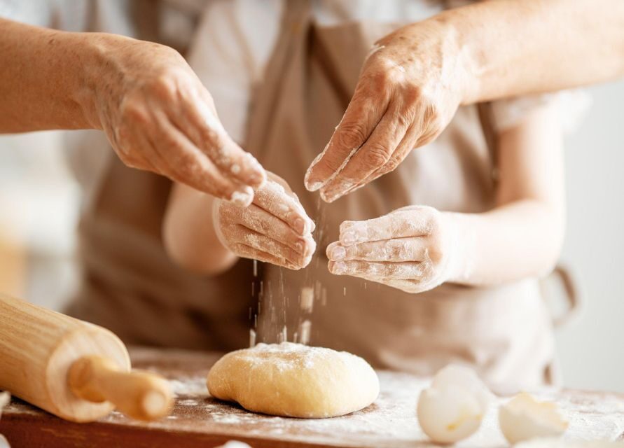 Cooking Lesson: Neapolitan pasta homemade - Dough Rest Tastings: Vesuvio Tomato and Local Bread