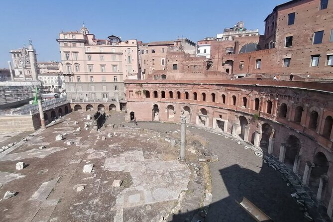 Customizable Private Tour of Rome - Piazza Venezia: Where You Feel the Pulse of Old Rome