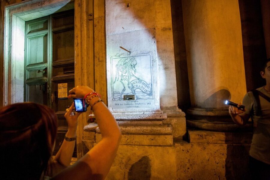 Dark Heart of Rome: Facts, Legends, and Mystery Tour - What kind of guide makes this tour work