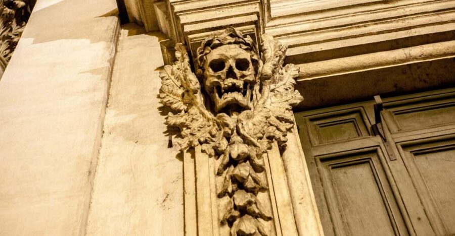 Dark Heart of Rome: Facts, Legends, and Mystery Tour - Where the tour starts (and how to spot your guide)