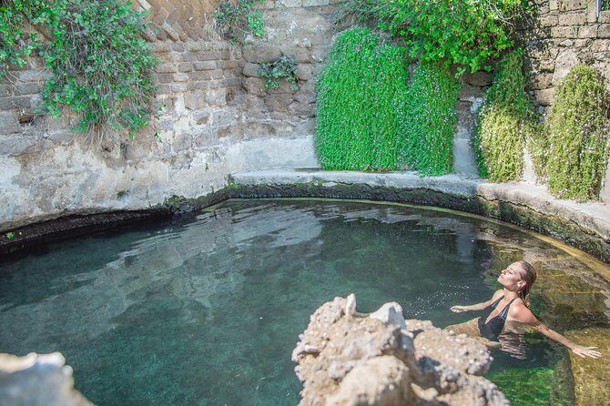 Day SPA like an ancient Roman - The indoor thermal pool with whirlpools (and a hat you might need)