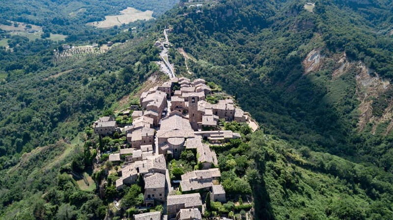 Day trip Frm Rome: Civita di Bagnoregio & Villa Lante Garden - Civita di Bagnoregio: how to enjoy the dying city without rushing
