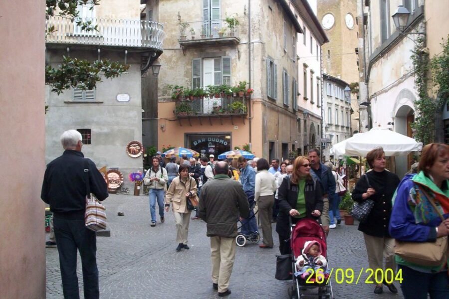 Day trip from Rome to Assisi and Orvieto - 10 hours - Orvieto: a cathedral town built on tufa rock