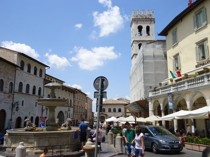 Day trip from Rome to Assisi and Orvieto - 10 hours - Your guide and the smoothness of the day