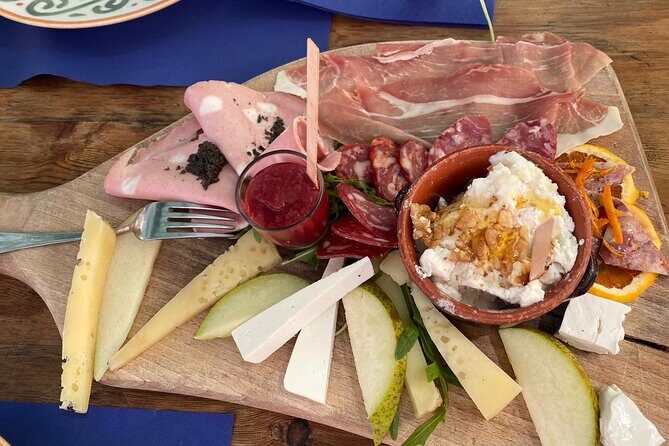 Day-trip from Rome to Roman Hills with lunch / picnic included - Meeting at Via del Circo Massimo and settling into a 6-hour flow