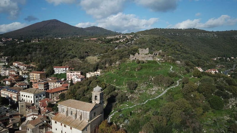 Day trip Rome: Bracciano lake, Anguillara & Trevignano Roman - Rain or shine planning: what to pack and what to expect on older streets