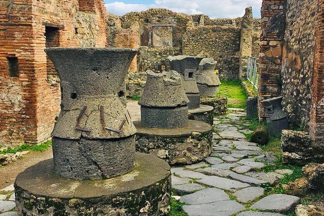 Day trip to Pompeii from Naples - Comfort and Style: What to Wear and Expect