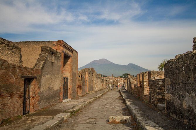 Daytrip from Rome to Pompei and Sorrento - Pompeii Archaeological Park with included admission and a real guide