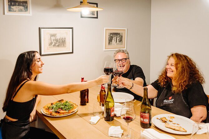 Devour Rome Wine & Pizza Making Class in Trastevere Neighborhood - Unlimited Wine or Beer With Your Meal: How It Feels Without Getting Messy