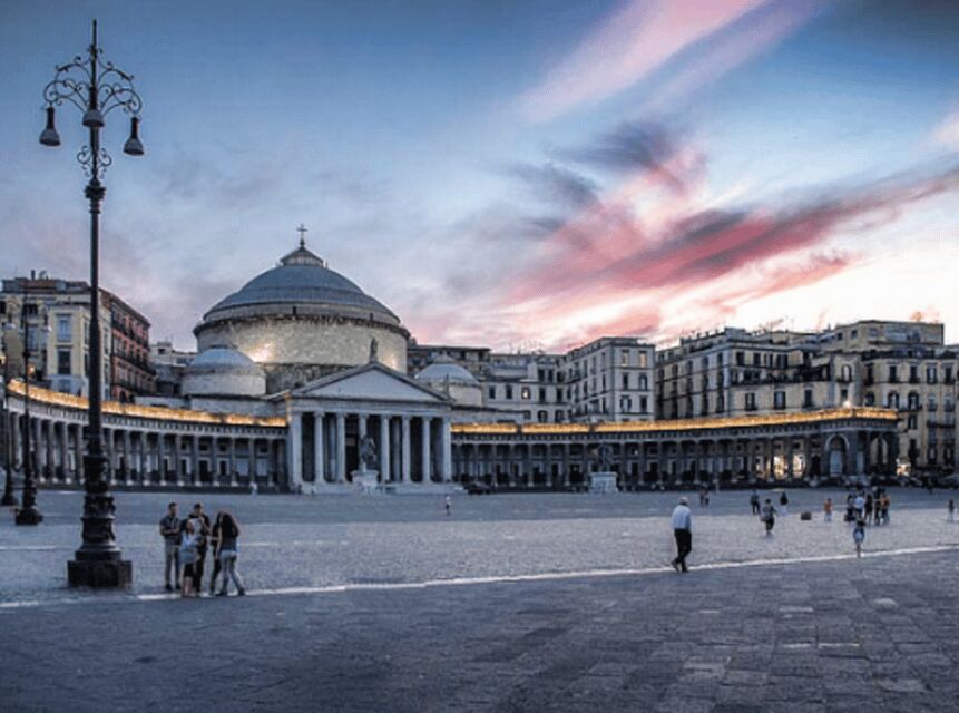 Discover Naples: Guided 3-Hour Walking Tour Through Naples - The role of the guide (and what “good” looks like here)