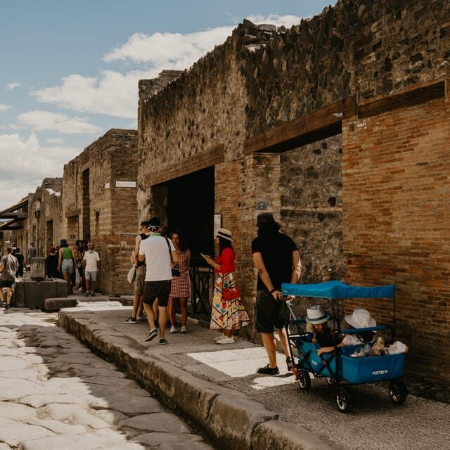 Discover Pompeii: English Walking Tour of the Buried City - The 10:30 Start and the Red inStazione Sign: Don’t Waste Minutes