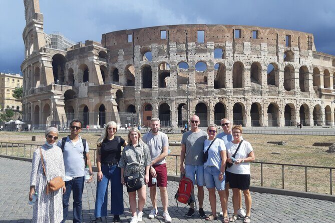 Discover Rome Highlights in 4 hours - Trevi Fountain: quick coin toss, big crowd energy