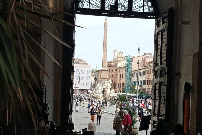Discover Rome Private Walking Tour of Highlights and Hidden Gems - Campo de’ Fiori and that old Roman bakery feeling