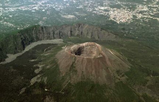 Discovering the Vesuvius - VIP tour / Small group - Quick hits before you go