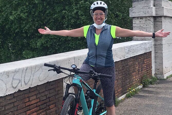 E-Bike tour - Rome in 2 hours - Piazza del Campidoglio: the viewpoint that makes the Republican Forum make sense