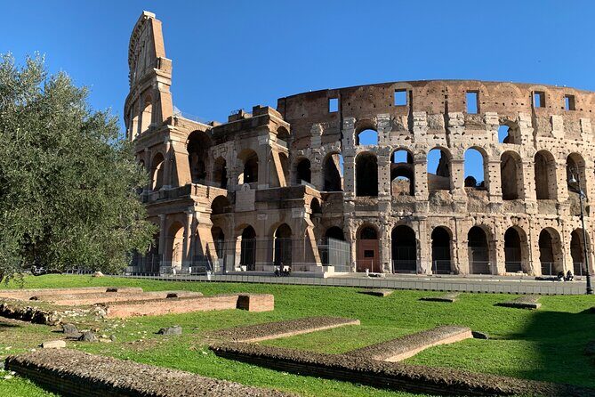 E-Bike tour - Rome in 2 hours - Trevi and the Spanish Steps: classic photos, fast wishes, and smart expectations