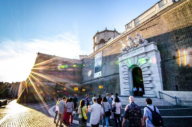 Early Morning Vatican, Sistine, St. Peter's Semi or Private Tour - Early Access at the Vatican: why this start time matters